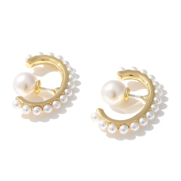Gold Pearl stud earrings - Picture 6 of 8
